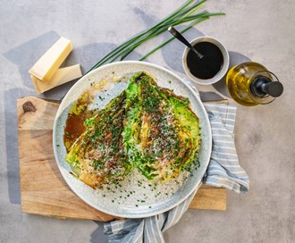 Norsk spisskål med friske urter og parmesan